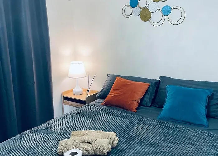 J&j Mactan Ps4, Netflix, Pool & Paid Parking Suba Basbas